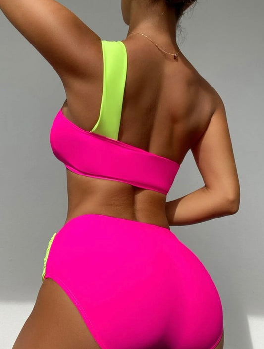 Bikini de color combinado de un hombro con nudo delantero