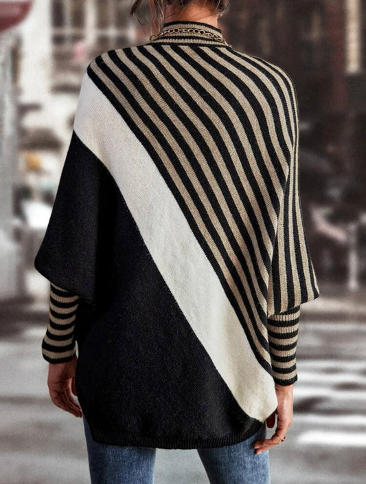 Poncho con patrón de rayas de cuello alto de manga murciélago tejido
