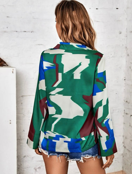 Camisa con estampado de dibujo con botón