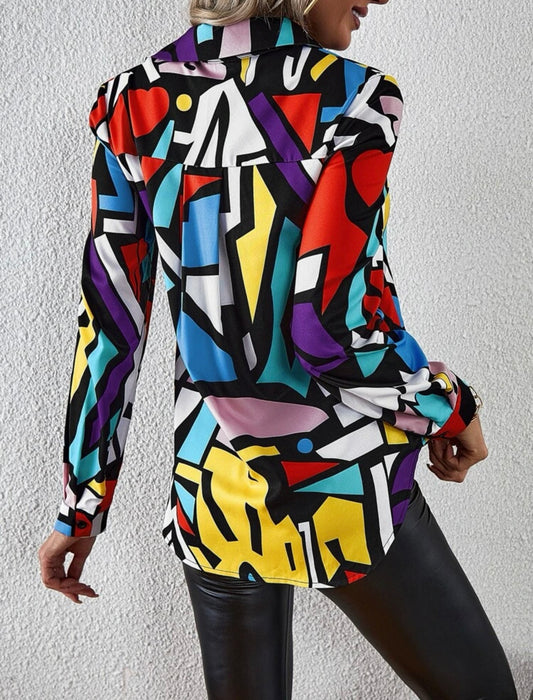 Camisera con diseño geométrico de colores